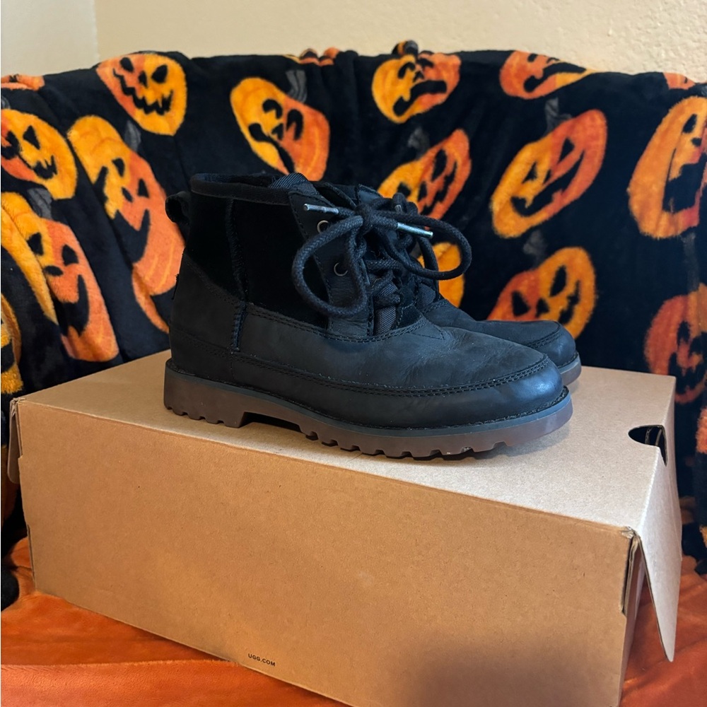 Ugg Boys Bradley Ankle Boot